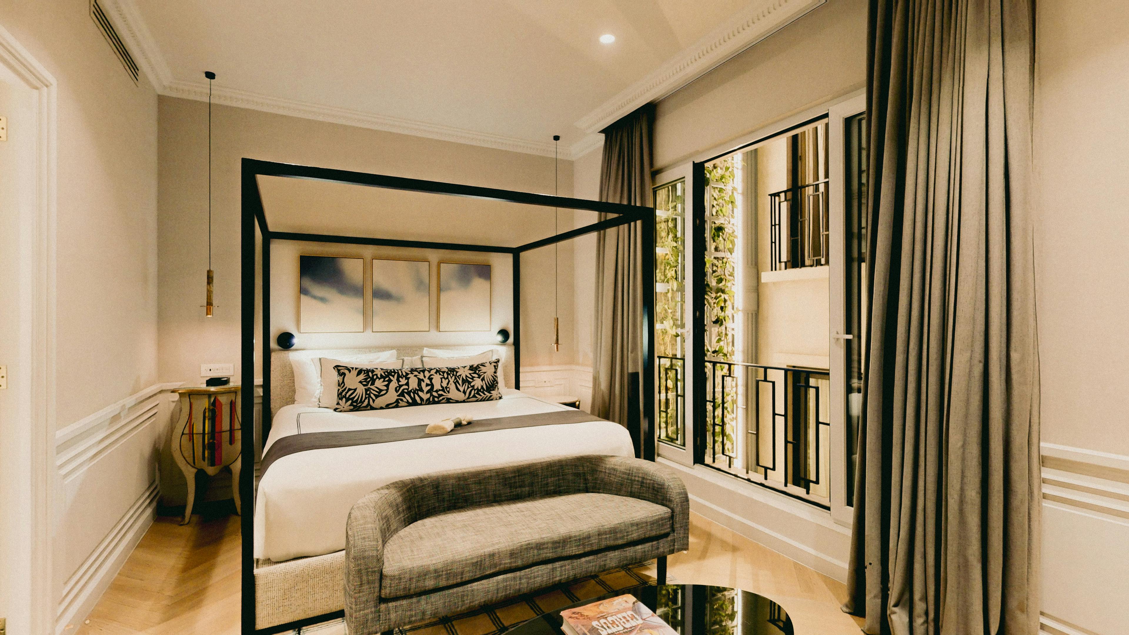 Superior Room King at The Alest Hotel