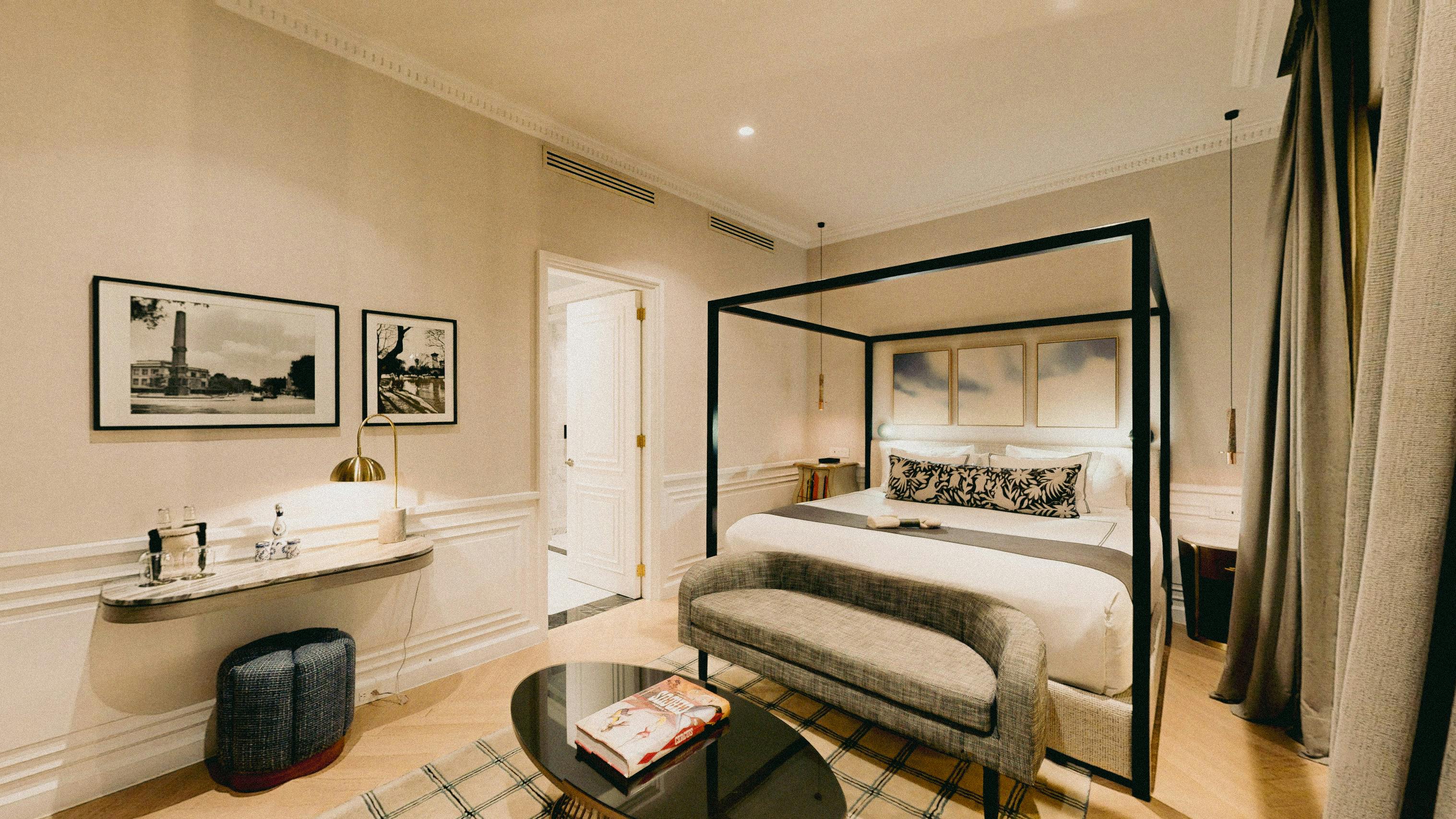 Superior Room King at The Alest Hotel