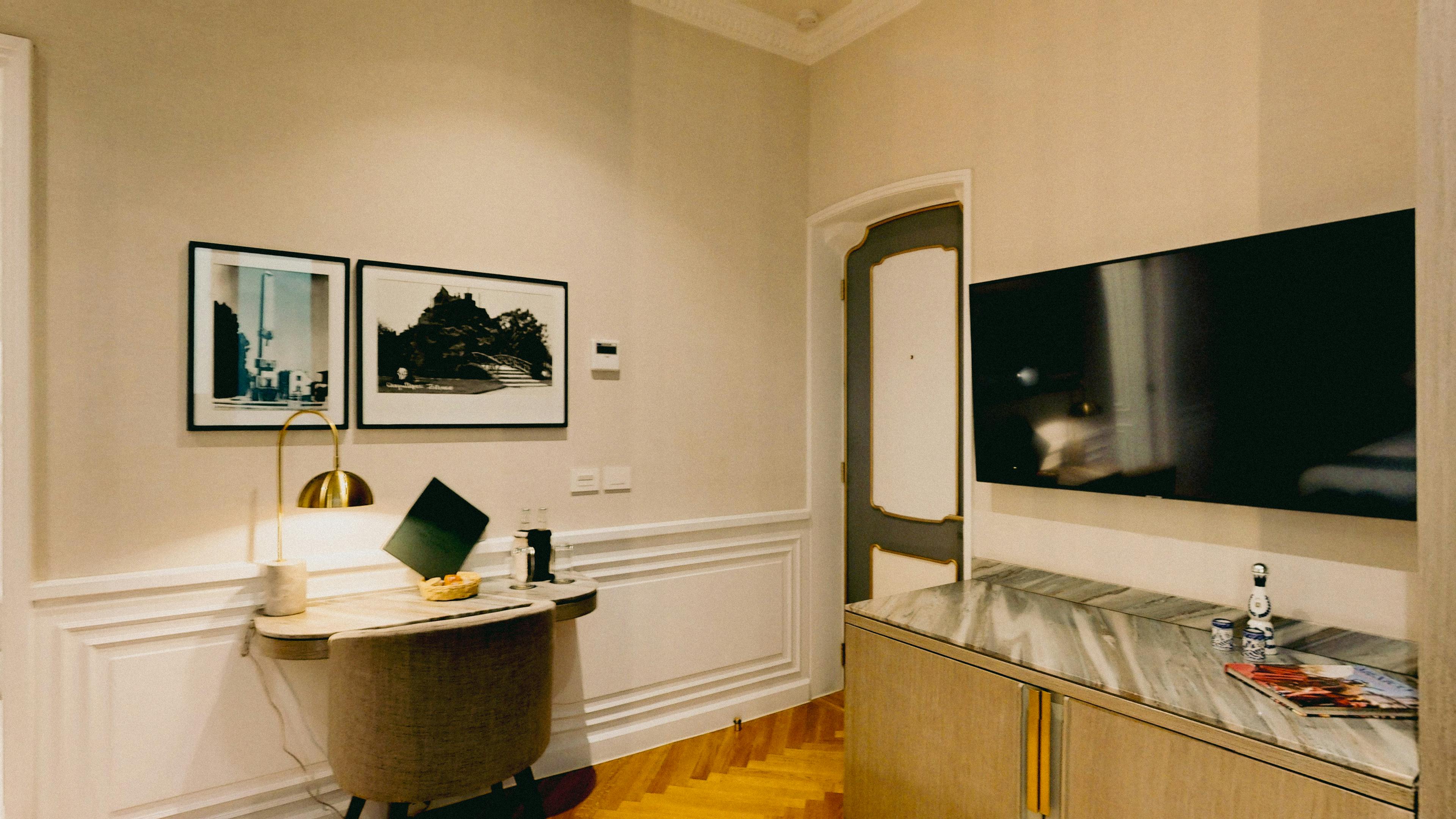 Superior Room Queen at The Alest Hotel